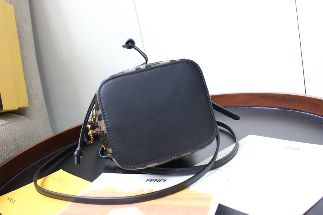 Lightweight Fendi Bucket Bags 76830