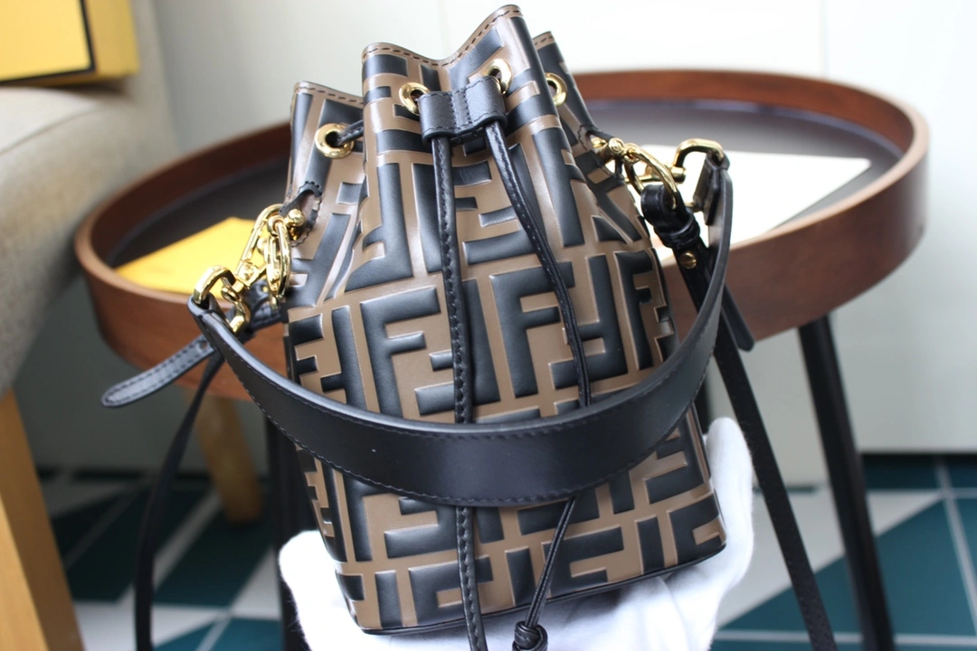 Lightweight Fendi Bucket Bags 76830