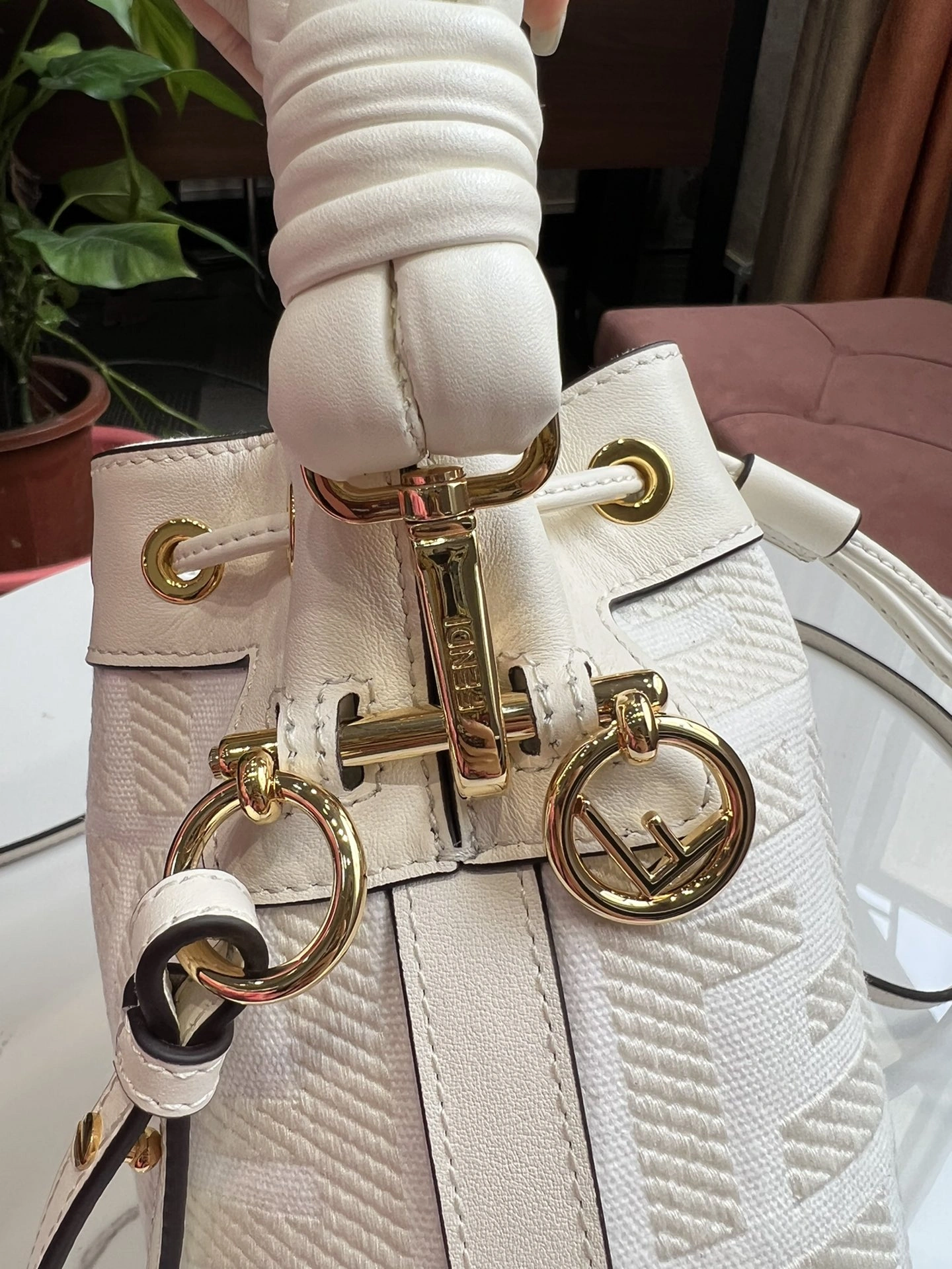 Comfortable Fendi Bucket Bags 76841