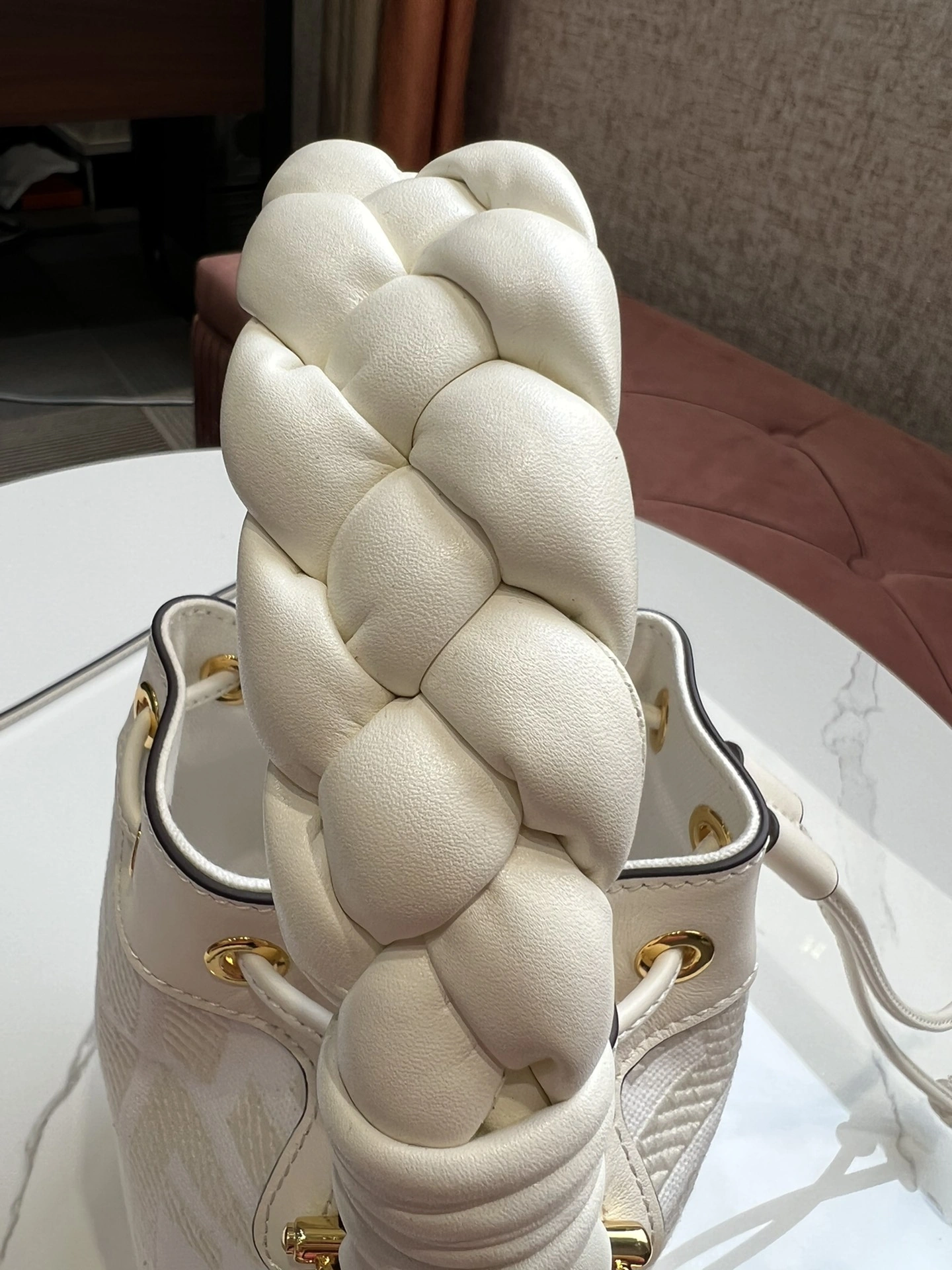 Comfortable Fendi Bucket Bags 76841