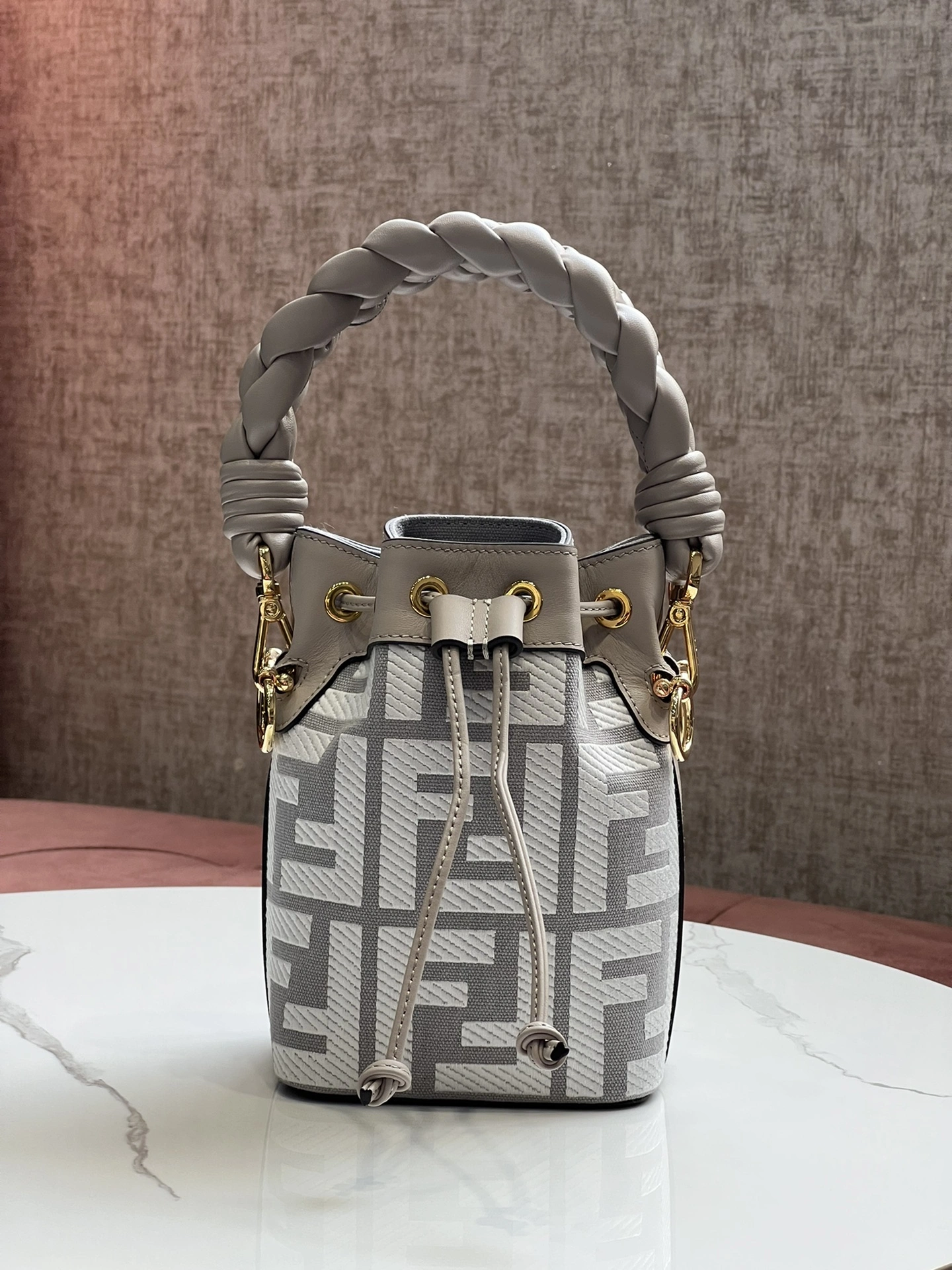 Fendi Bucket Bags WellDesigned 76834