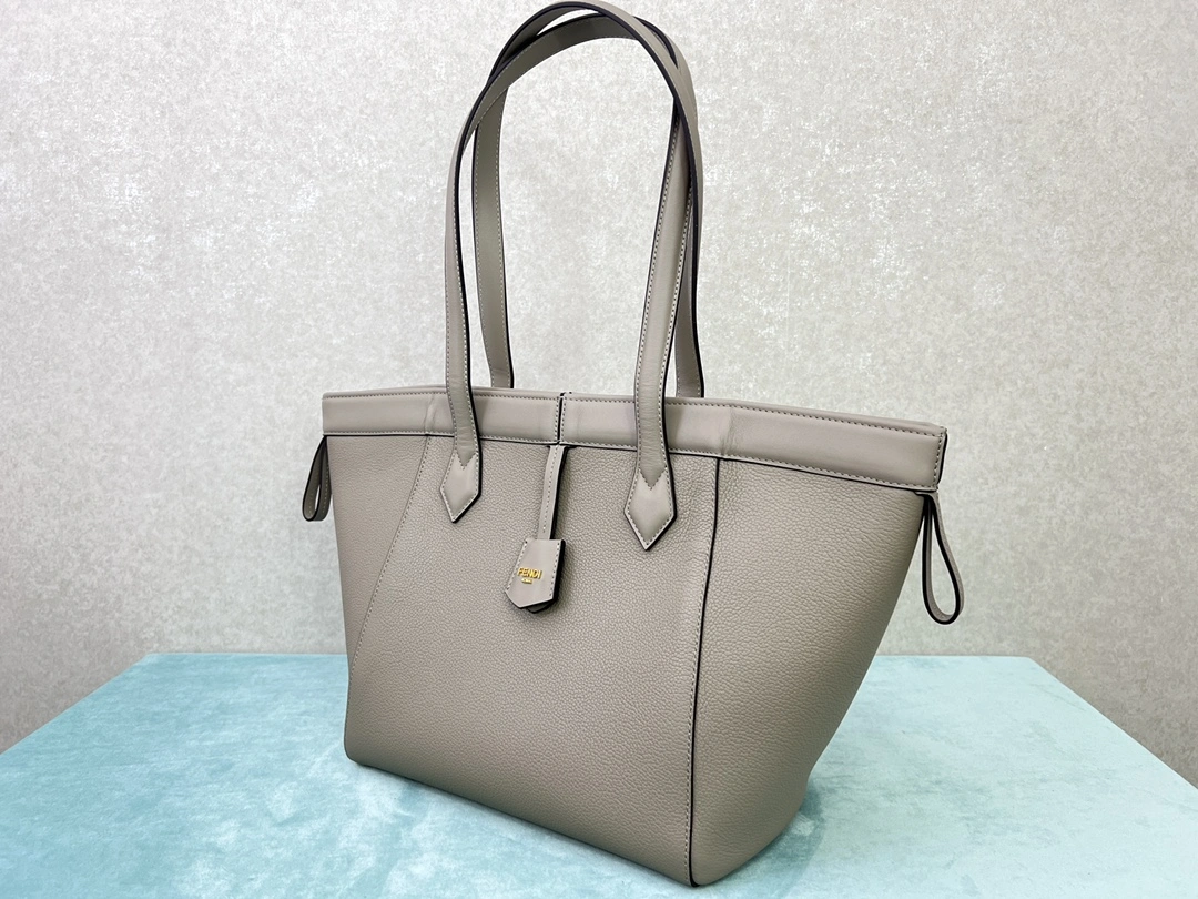 Fendi Bucket Bags Cozy 76827