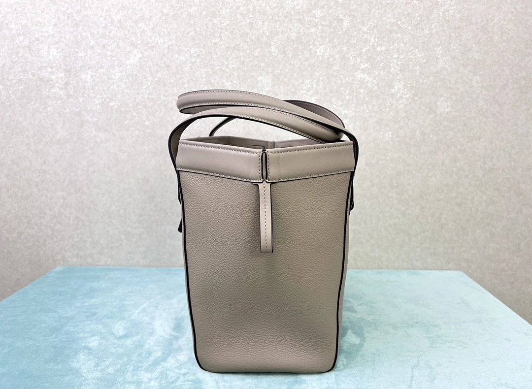Fendi Bucket Bags Cozy 76827