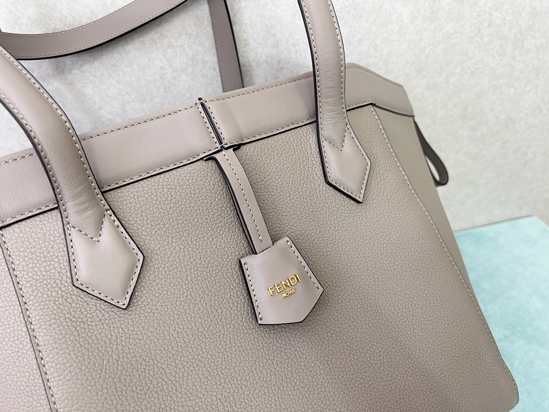 Fendi Bucket Bags Cozy 76827