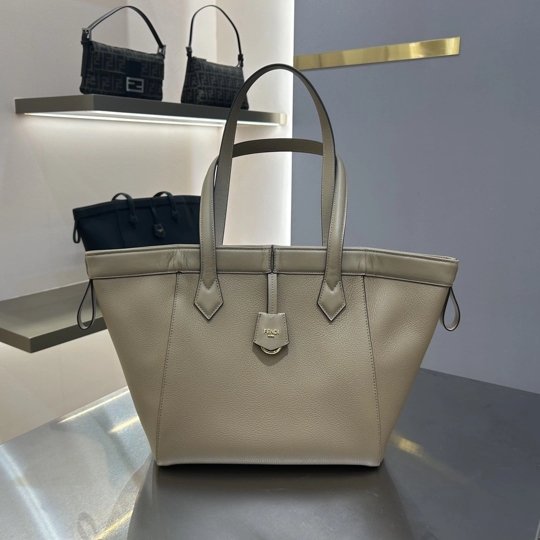 Contemporary Fendi Bucket Bags 76837