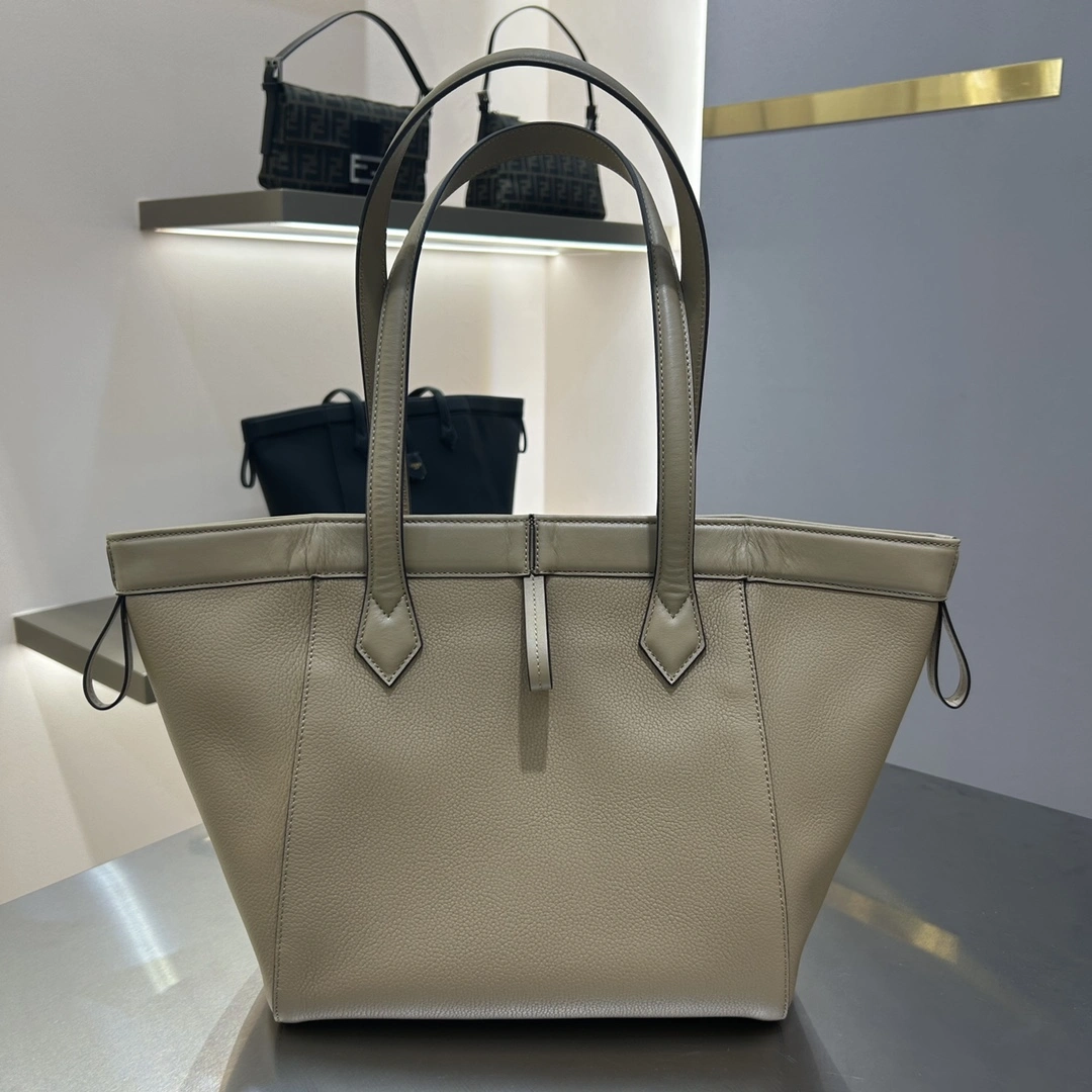 Contemporary Fendi Bucket Bags 76837