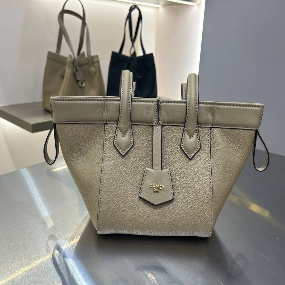 Reliable Fendi Bucket Bags 76829