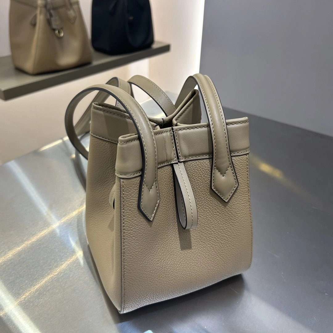 Reliable Fendi Bucket Bags 76829