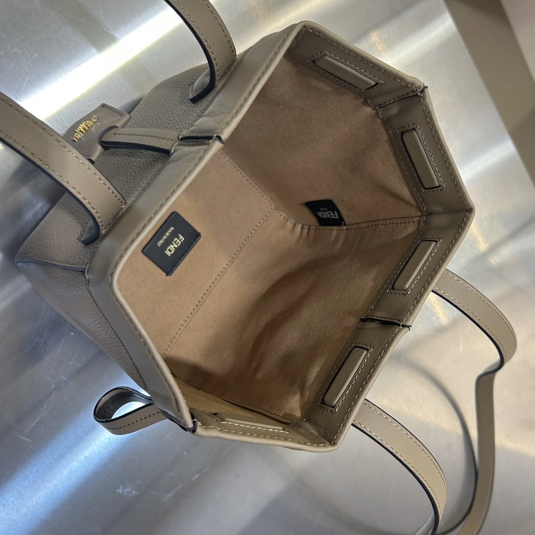 Reliable Fendi Bucket Bags 76829