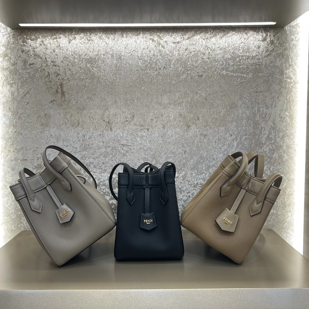 Reliable Fendi Bucket Bags 76829