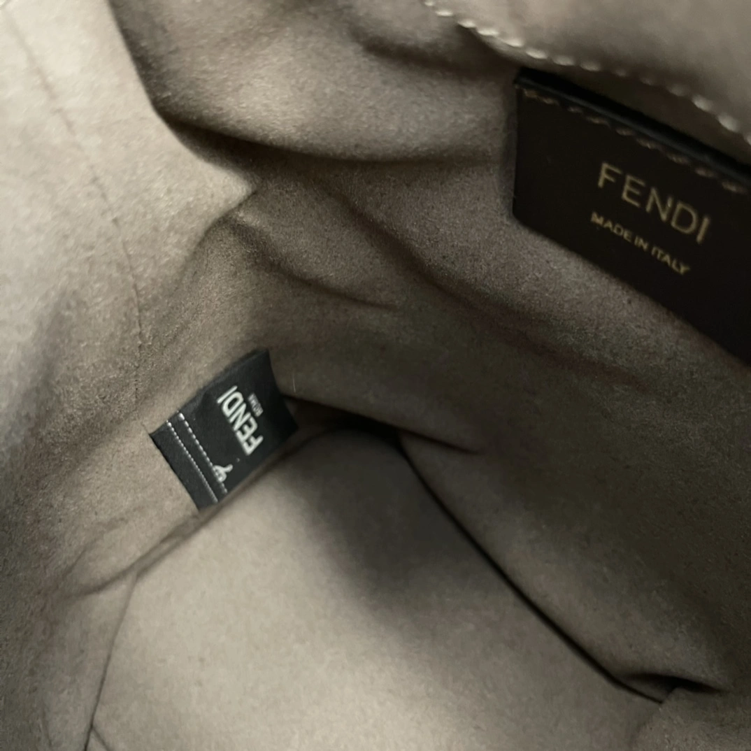 Affordable Fendi Bucket Bags 76824
