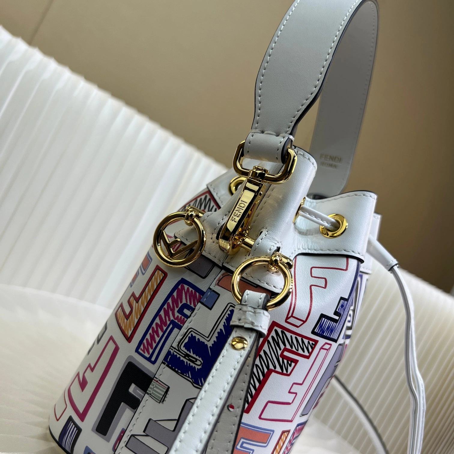 Stylish Fendi Bucket Bags 76840
