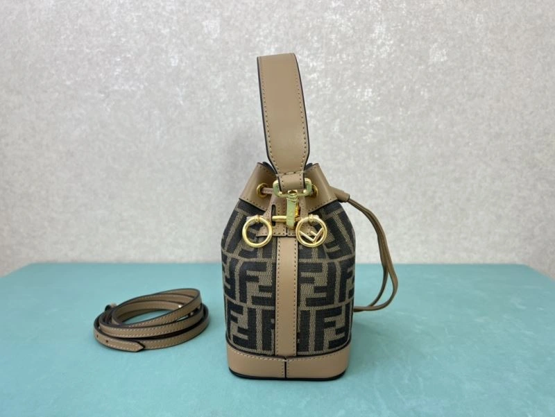 Comfortable Fendi Bucket Bags 73031