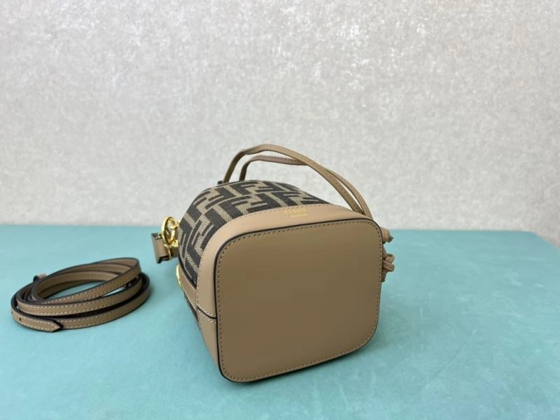 Comfortable Fendi Bucket Bags 73031