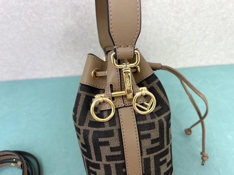 Comfortable Fendi Bucket Bags 73031