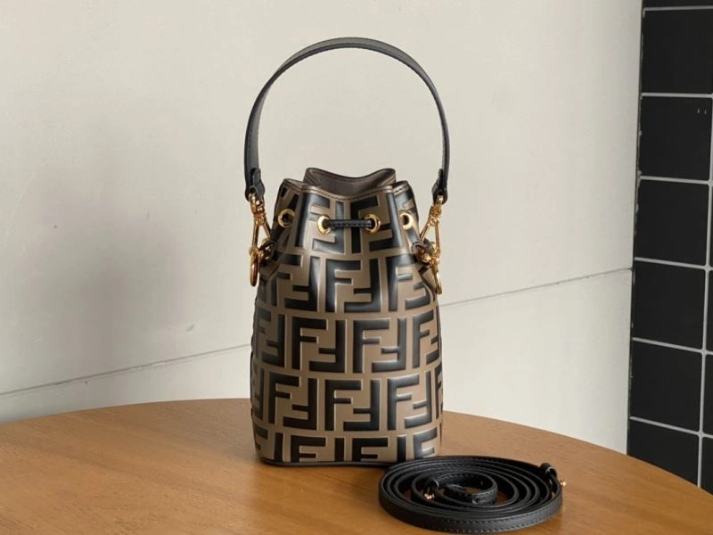 Fendi Bucket Bags Comfortable 72947