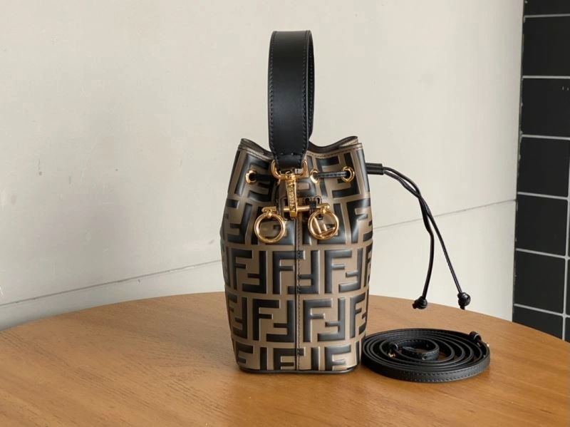 Fendi Bucket Bags Comfortable 72947