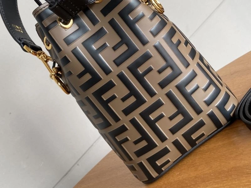 Fendi Bucket Bags Comfortable 72947
