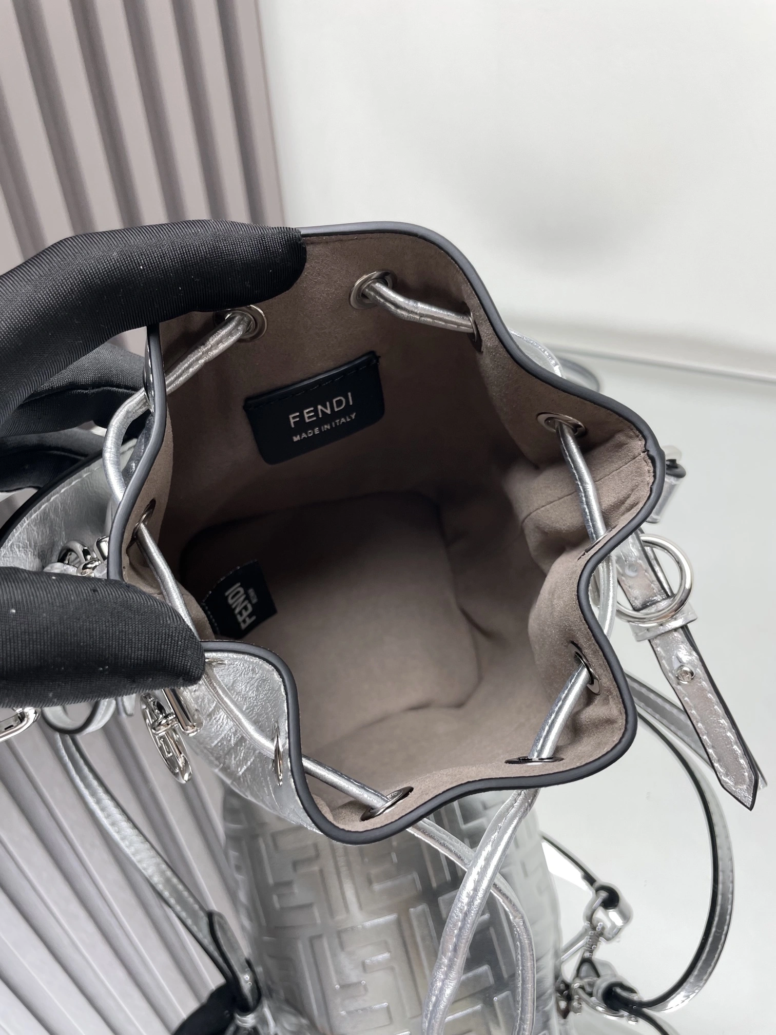 Resilient Fendi Bucket Bags 69923