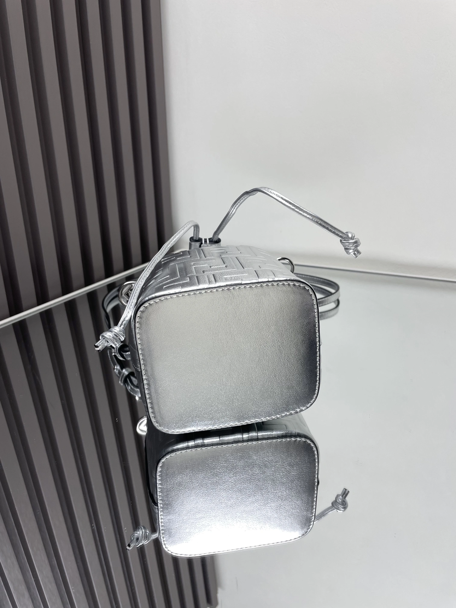 Resilient Fendi Bucket Bags 69923
