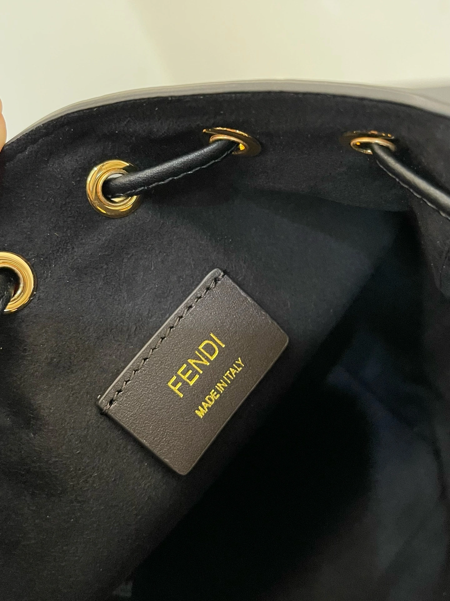 Resilient Fendi Bucket Bags 69916