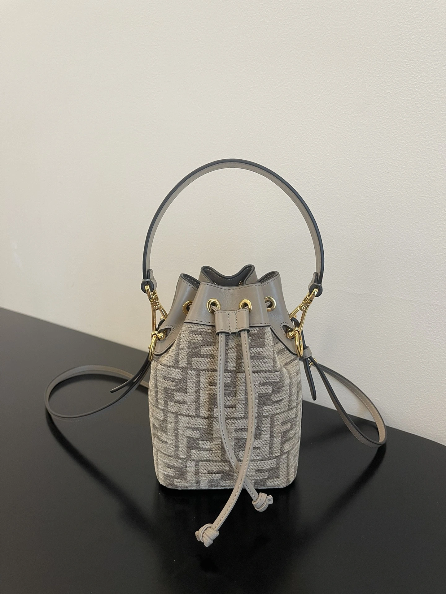 WrinkleFree Fendi Bucket Bags 69917