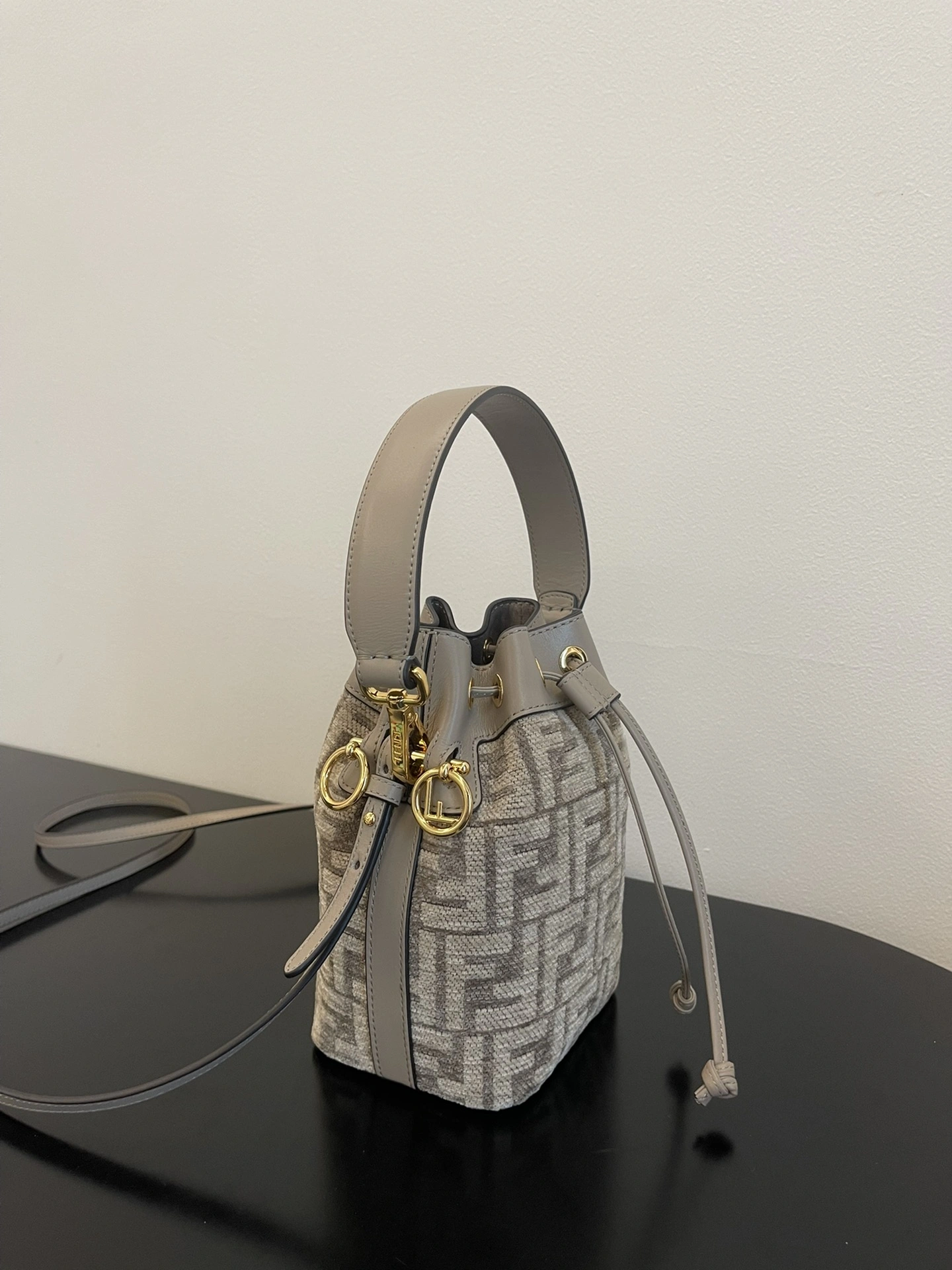 WrinkleFree Fendi Bucket Bags 69917