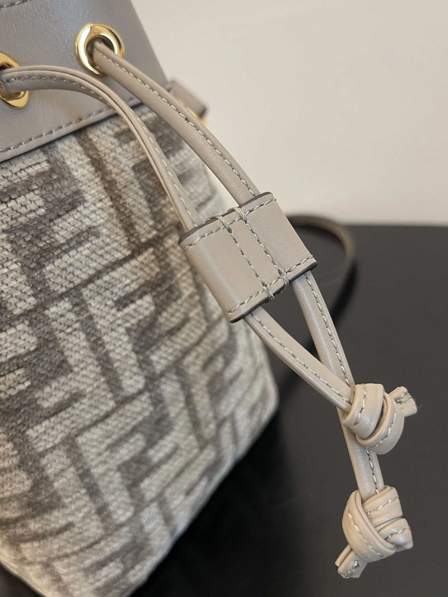 WrinkleFree Fendi Bucket Bags 69917