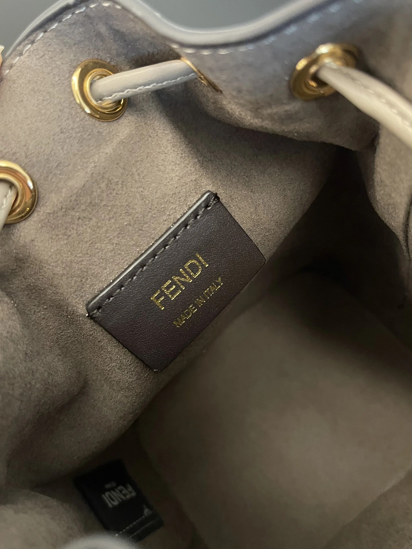 WrinkleFree Fendi Bucket Bags 69917