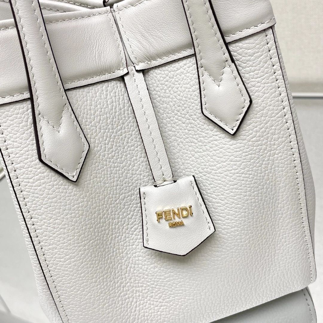 Fendi Bucket Bags Cozy 69920