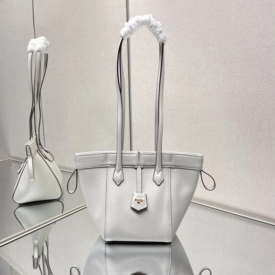 Fendi Bucket Bags Cozy 69920