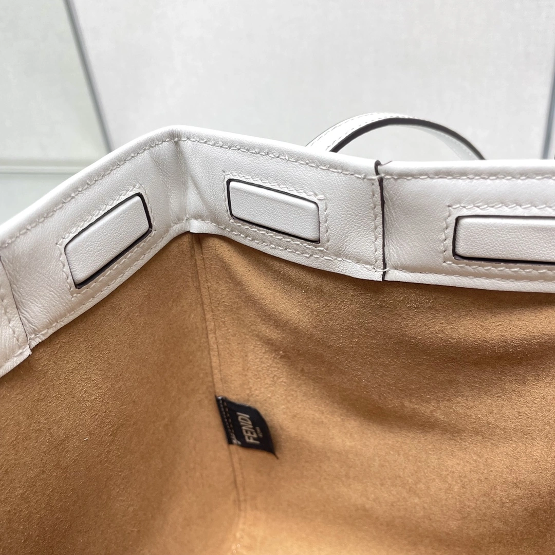 Fendi Bucket Bags Cozy 69920