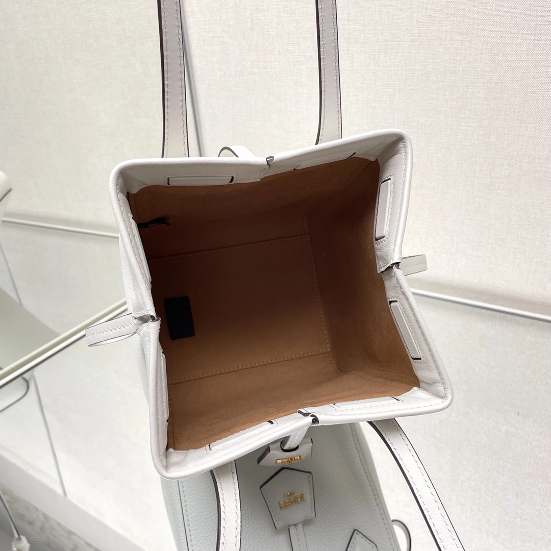 Fendi Bucket Bags Cozy 69920