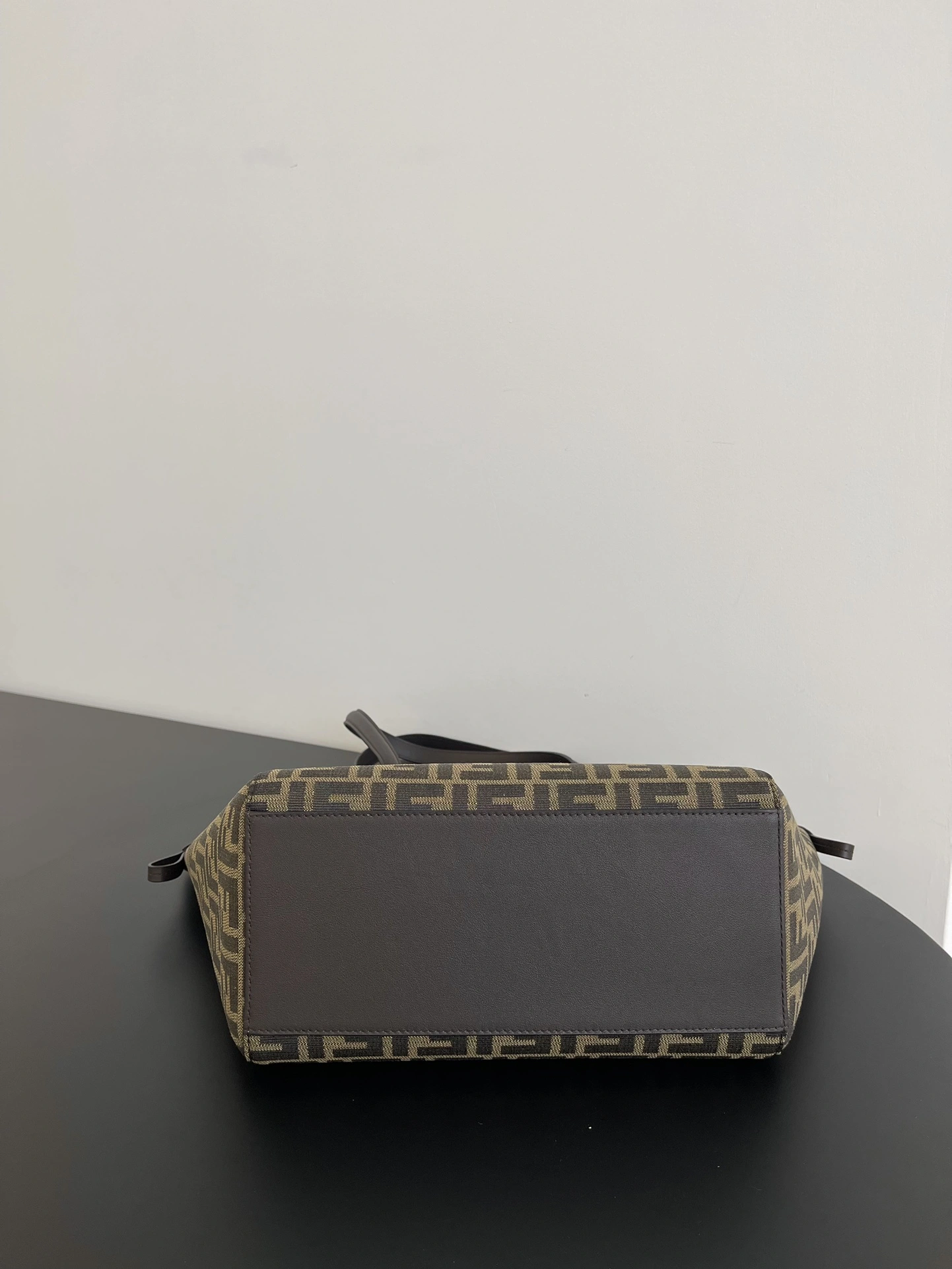 RelaxedFit Fendi Bucket Bags 69911