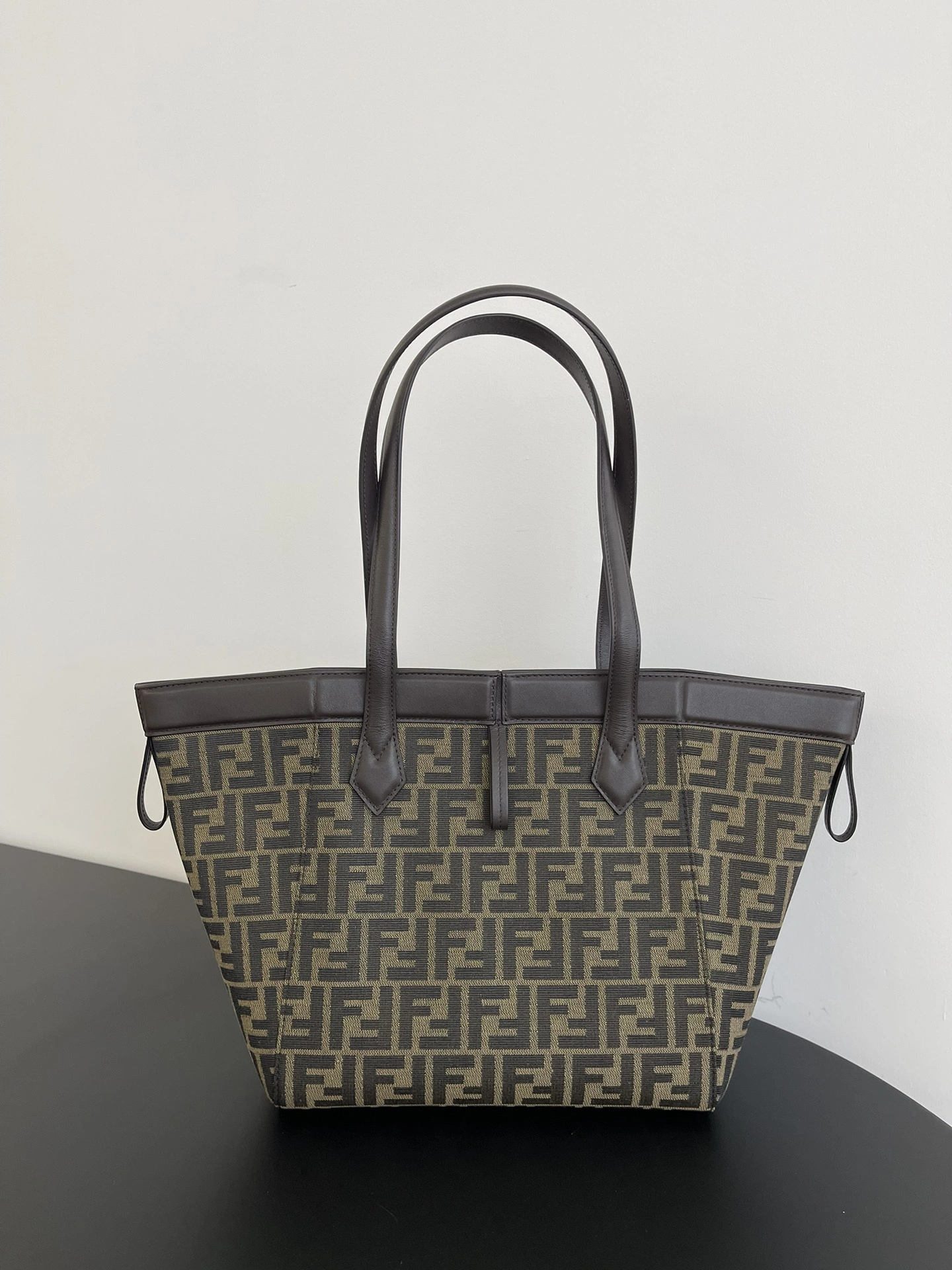 RelaxedFit Fendi Bucket Bags 69911