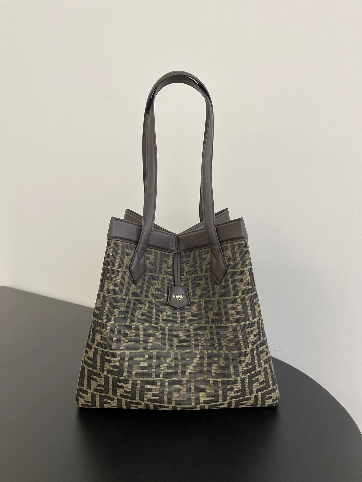 Timeless Fendi Bucket Bags 69912