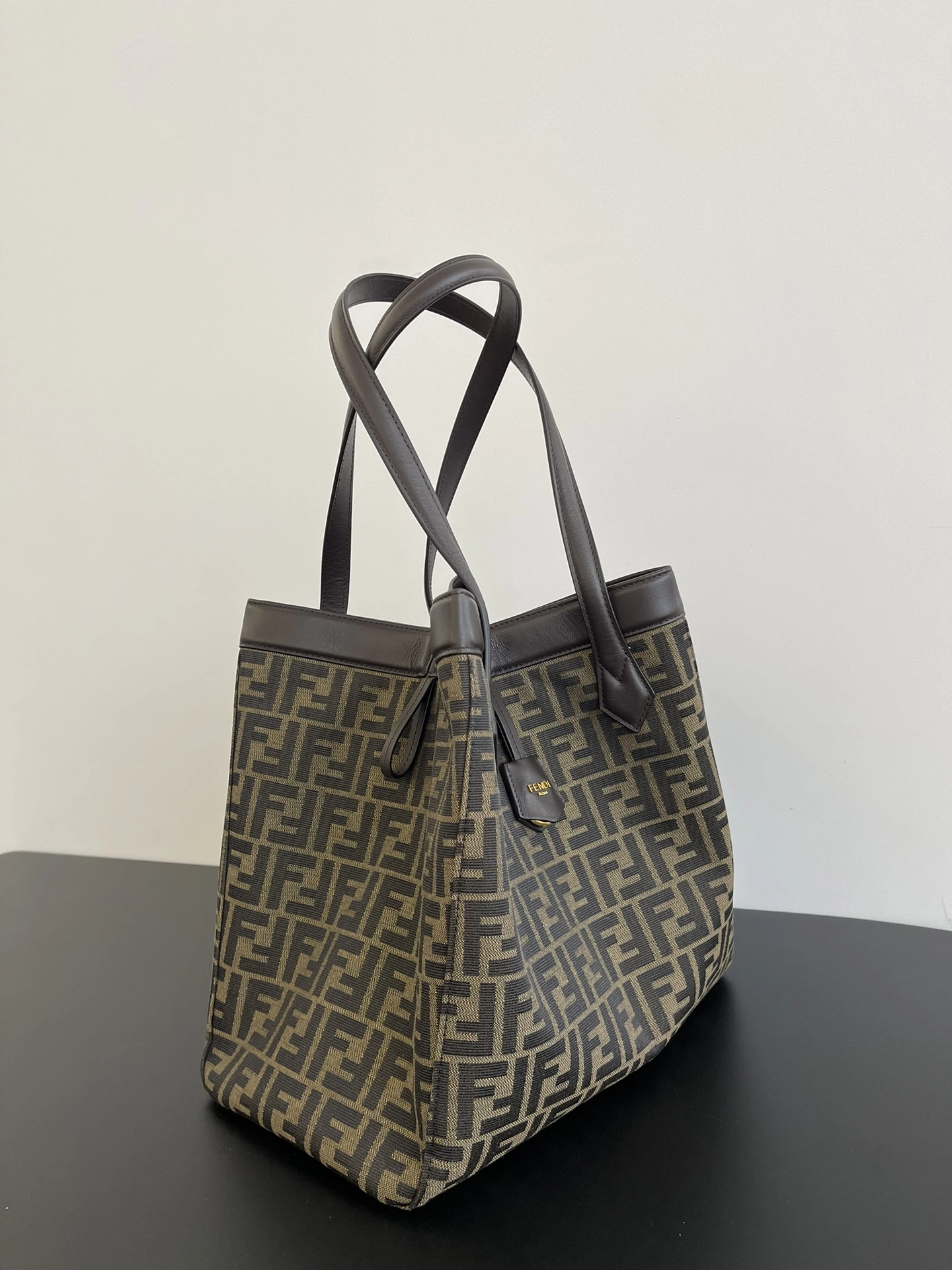 Timeless Fendi Bucket Bags 69912