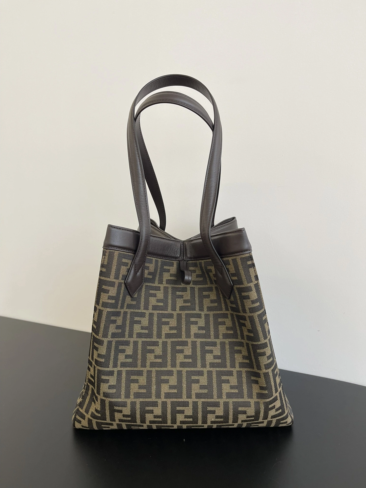 Timeless Fendi Bucket Bags 69912