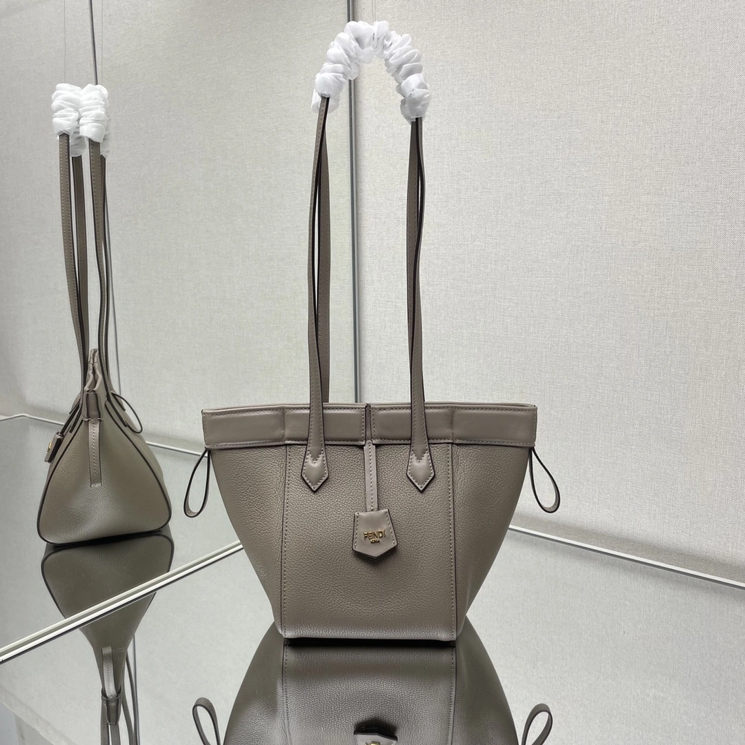Fendi Bucket Bags Trendsetting 69919