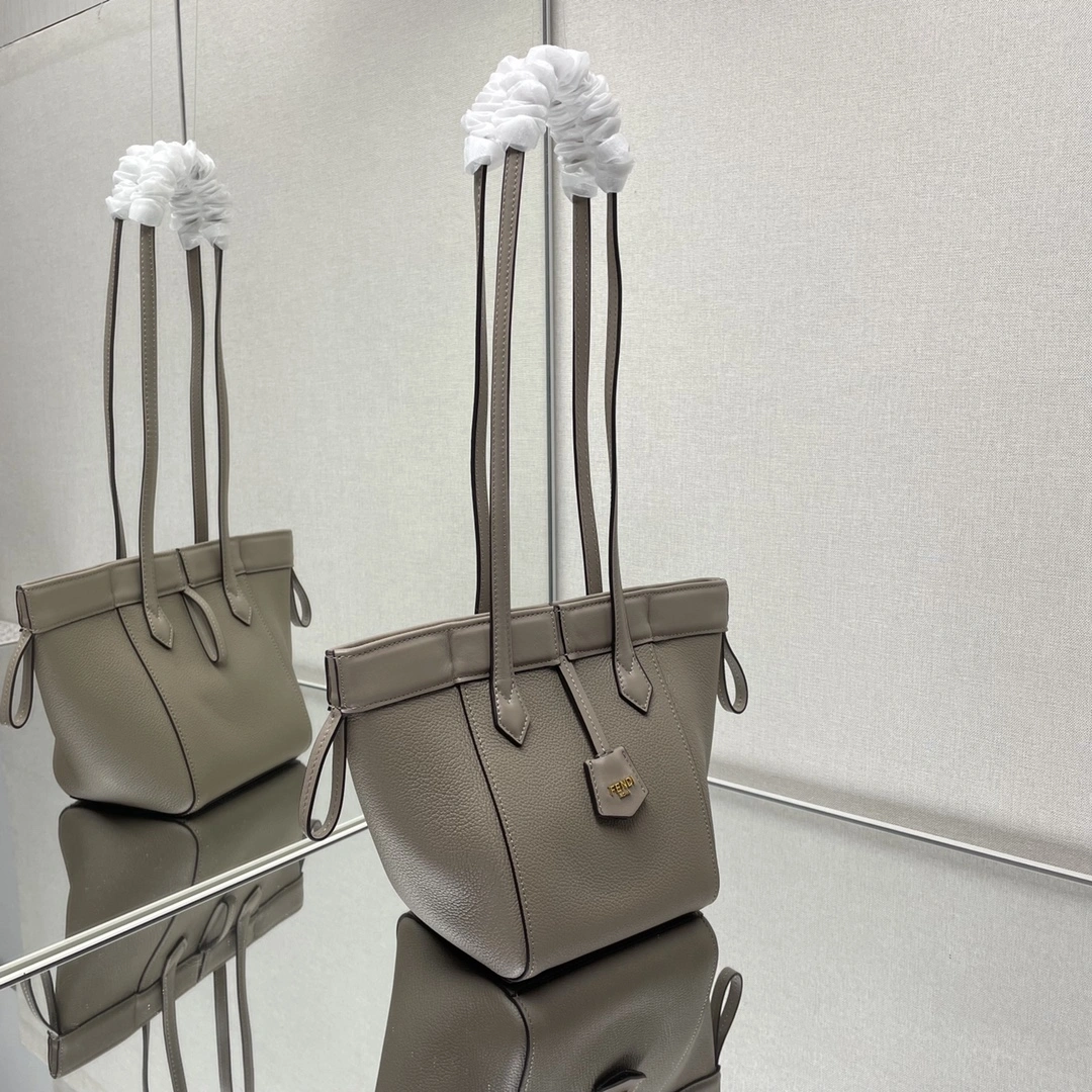 Fendi Bucket Bags Trendsetting 69919