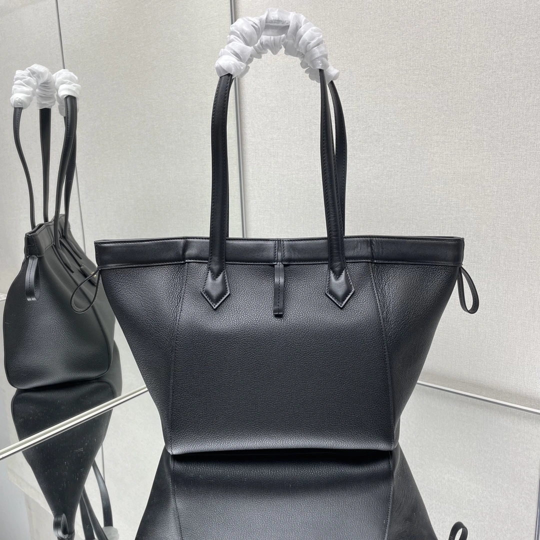 Fendi Bucket Bags Breathable 69907