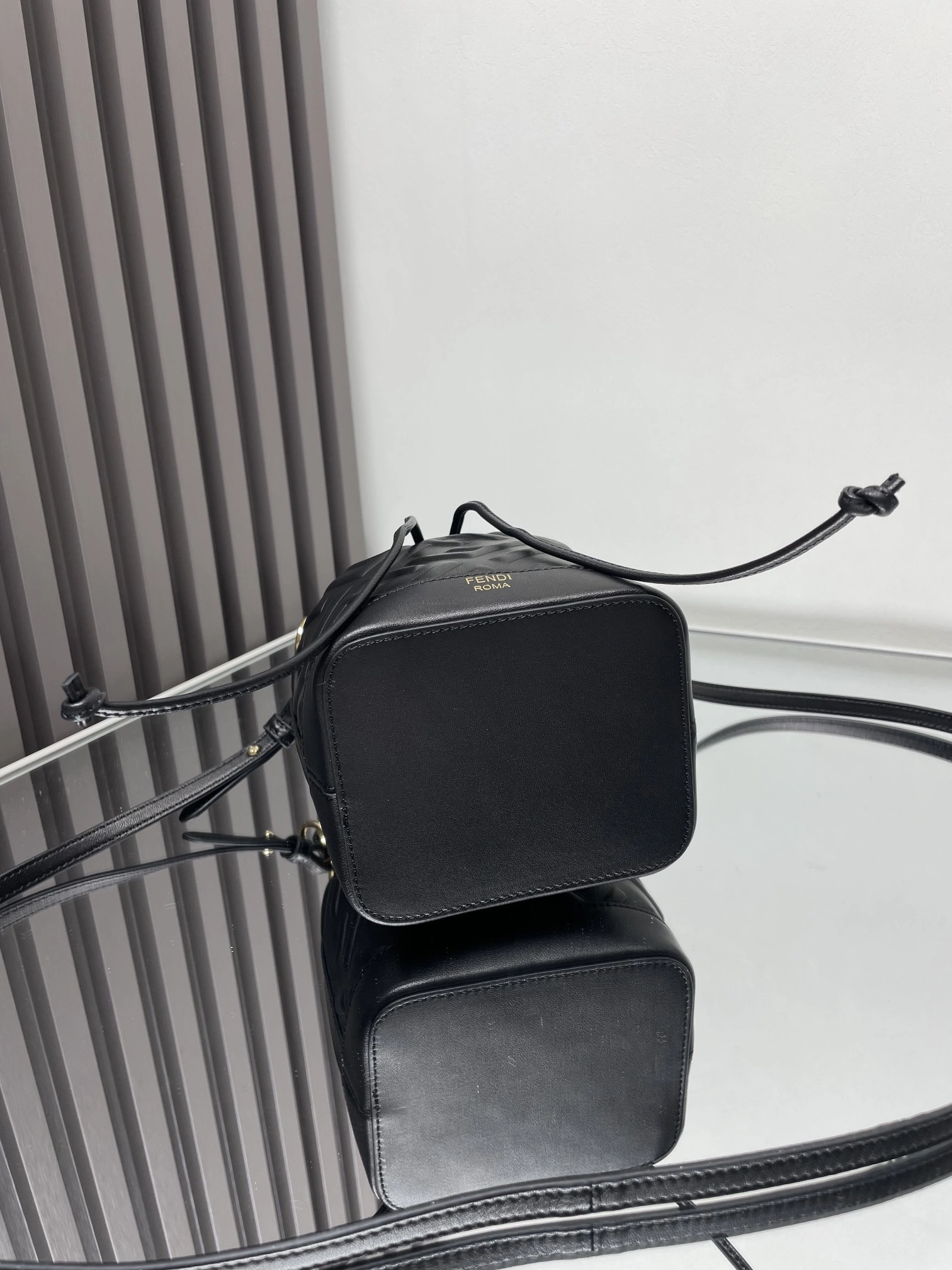 Durable Fendi Bucket Bags 69904