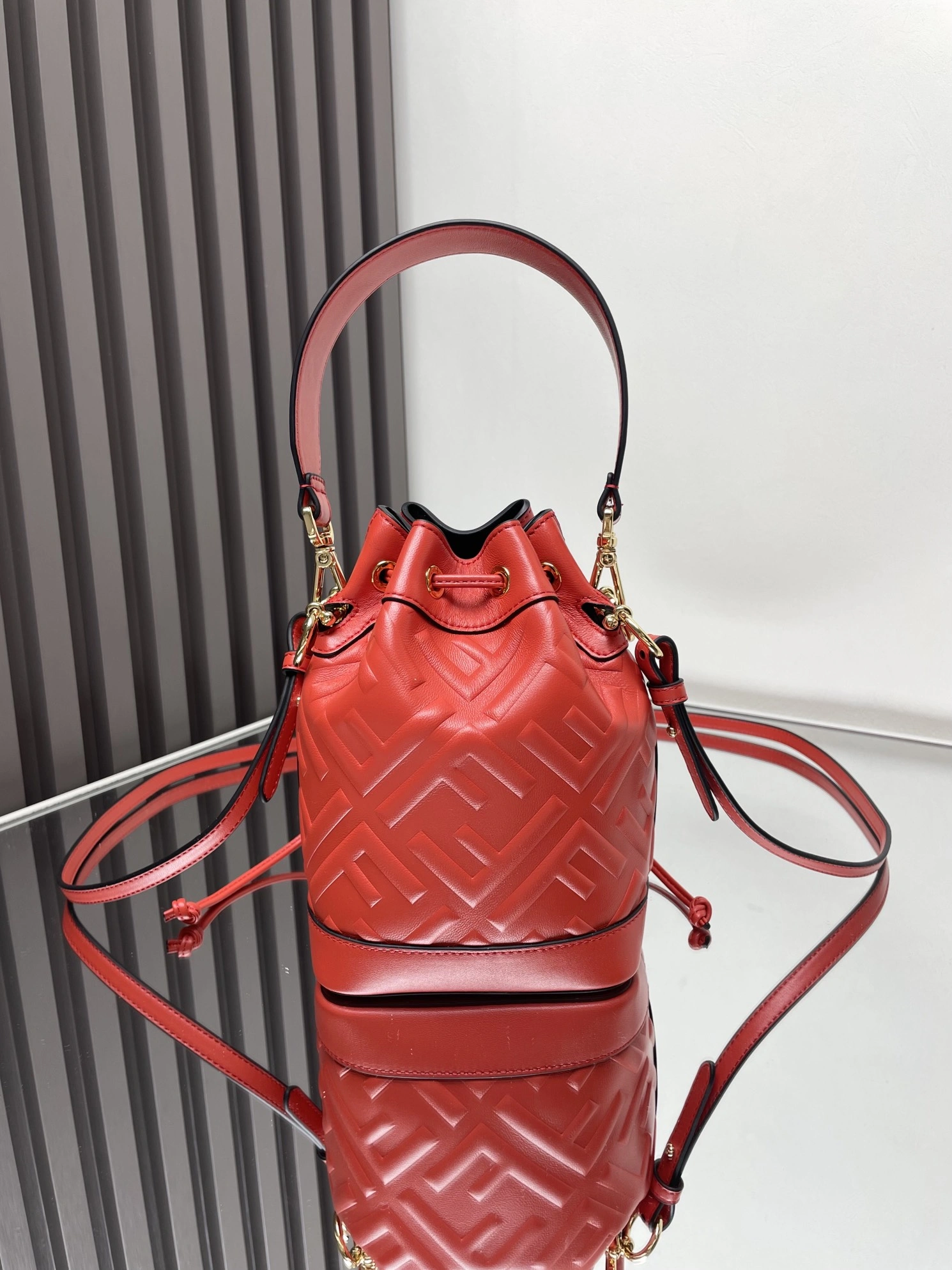 Fendi Bucket Bags Trendy 69898