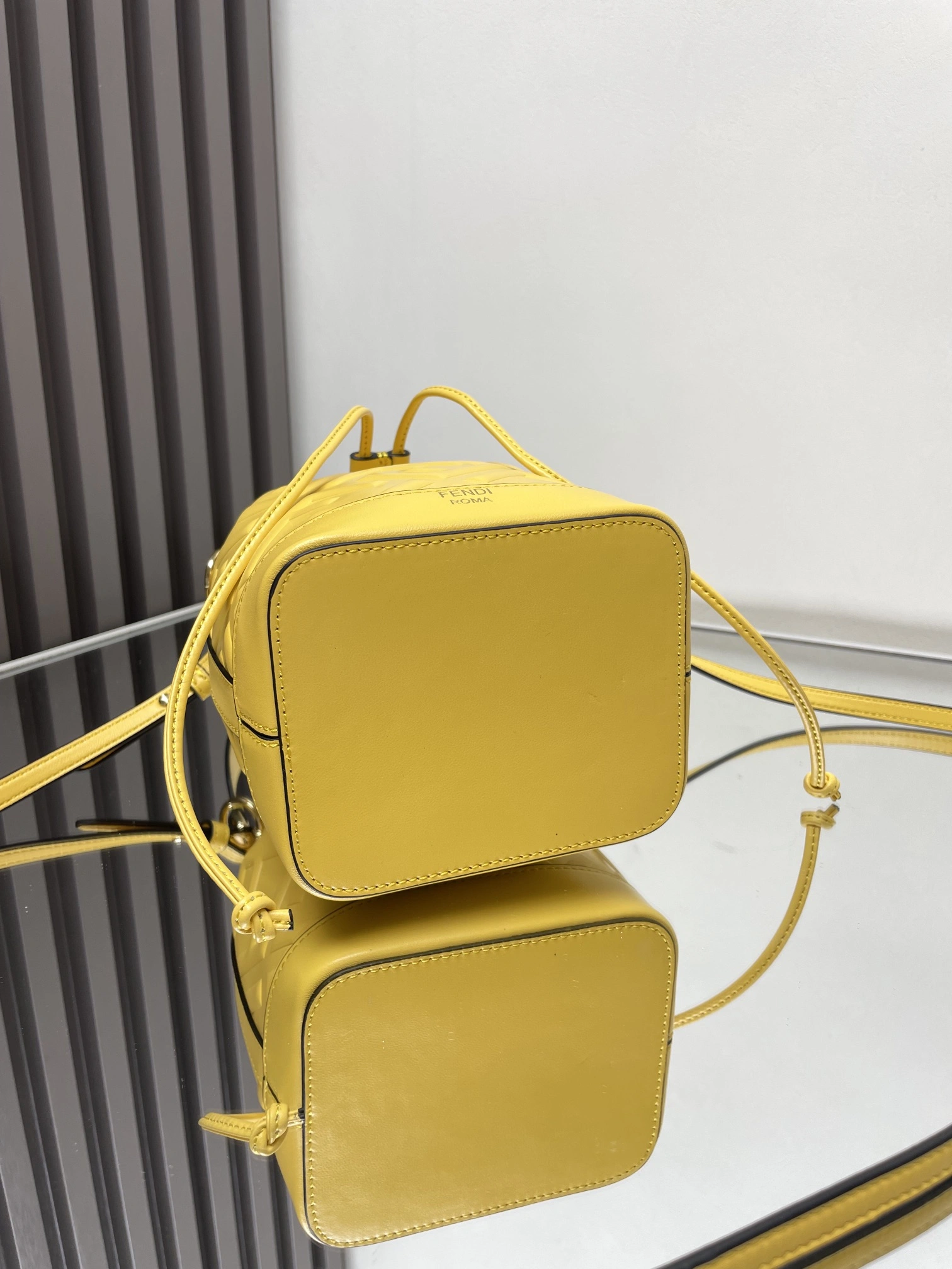 Comfortable Fendi Bucket Bags 69906