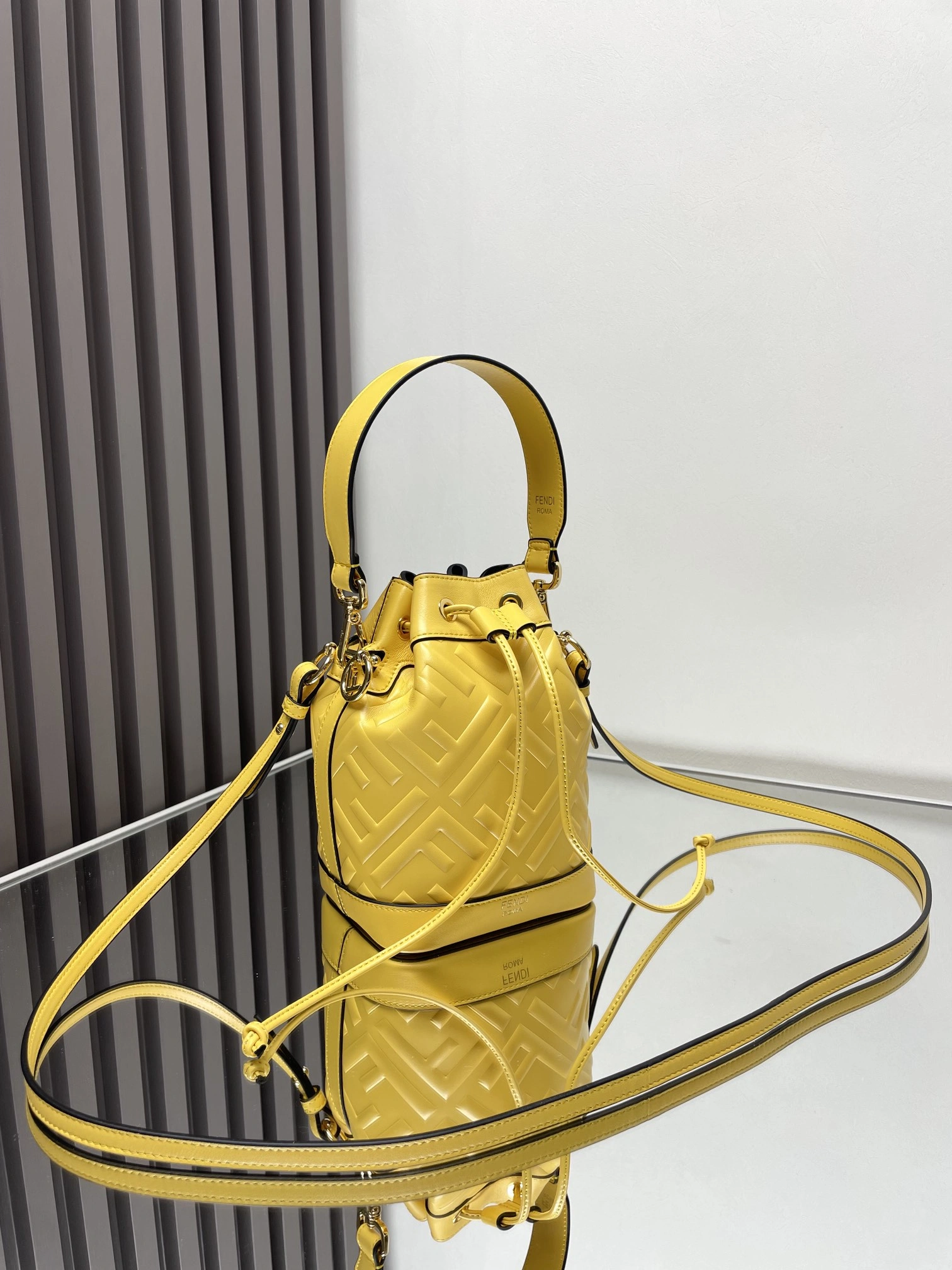 Comfortable Fendi Bucket Bags 69906