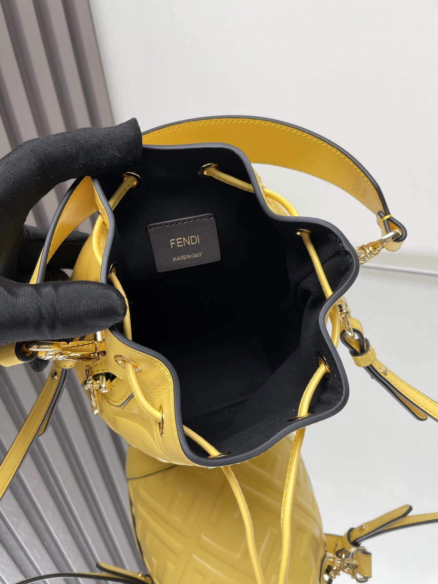 Comfortable Fendi Bucket Bags 69906