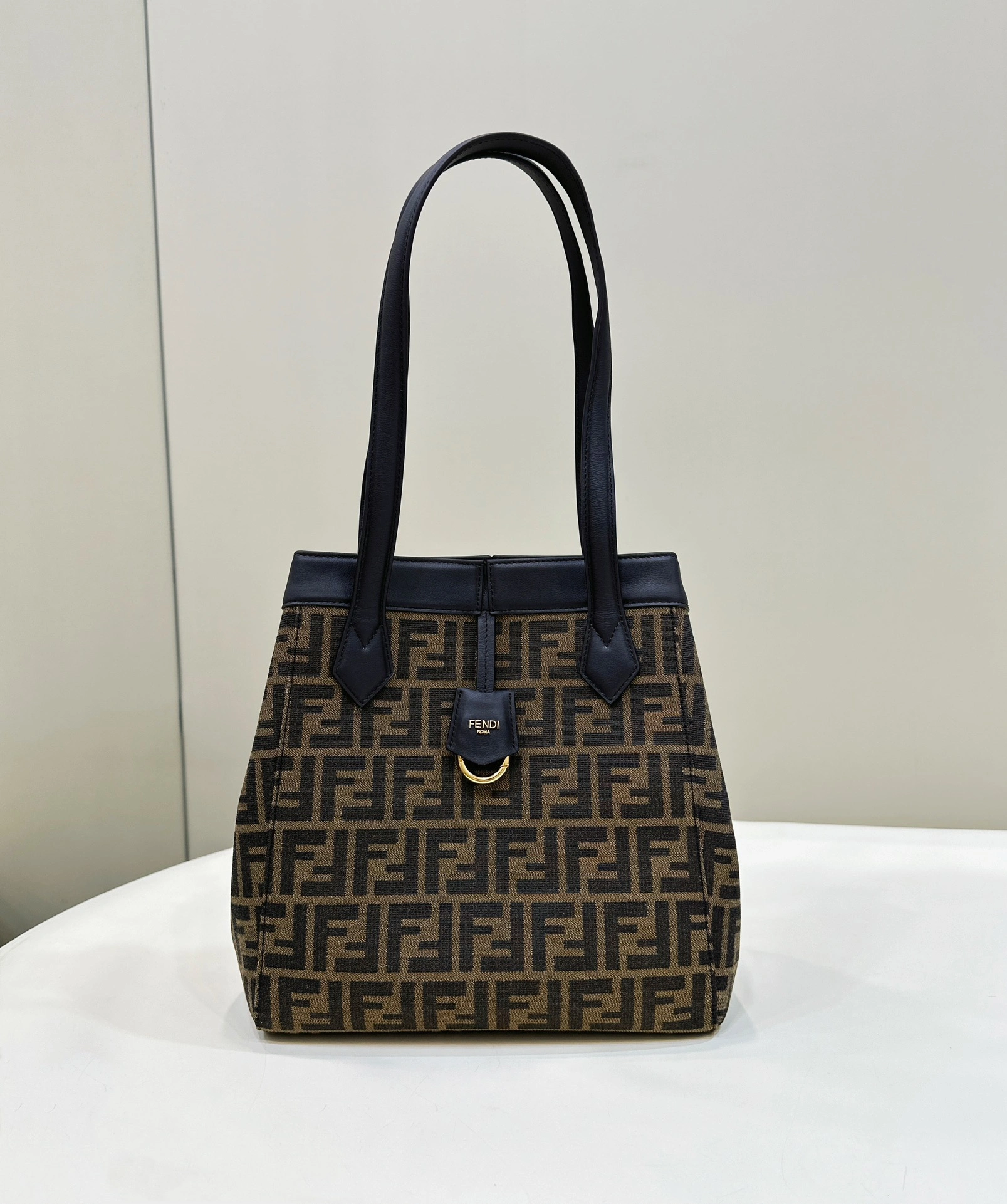 Sporty Fendi Bucket Bags 69895