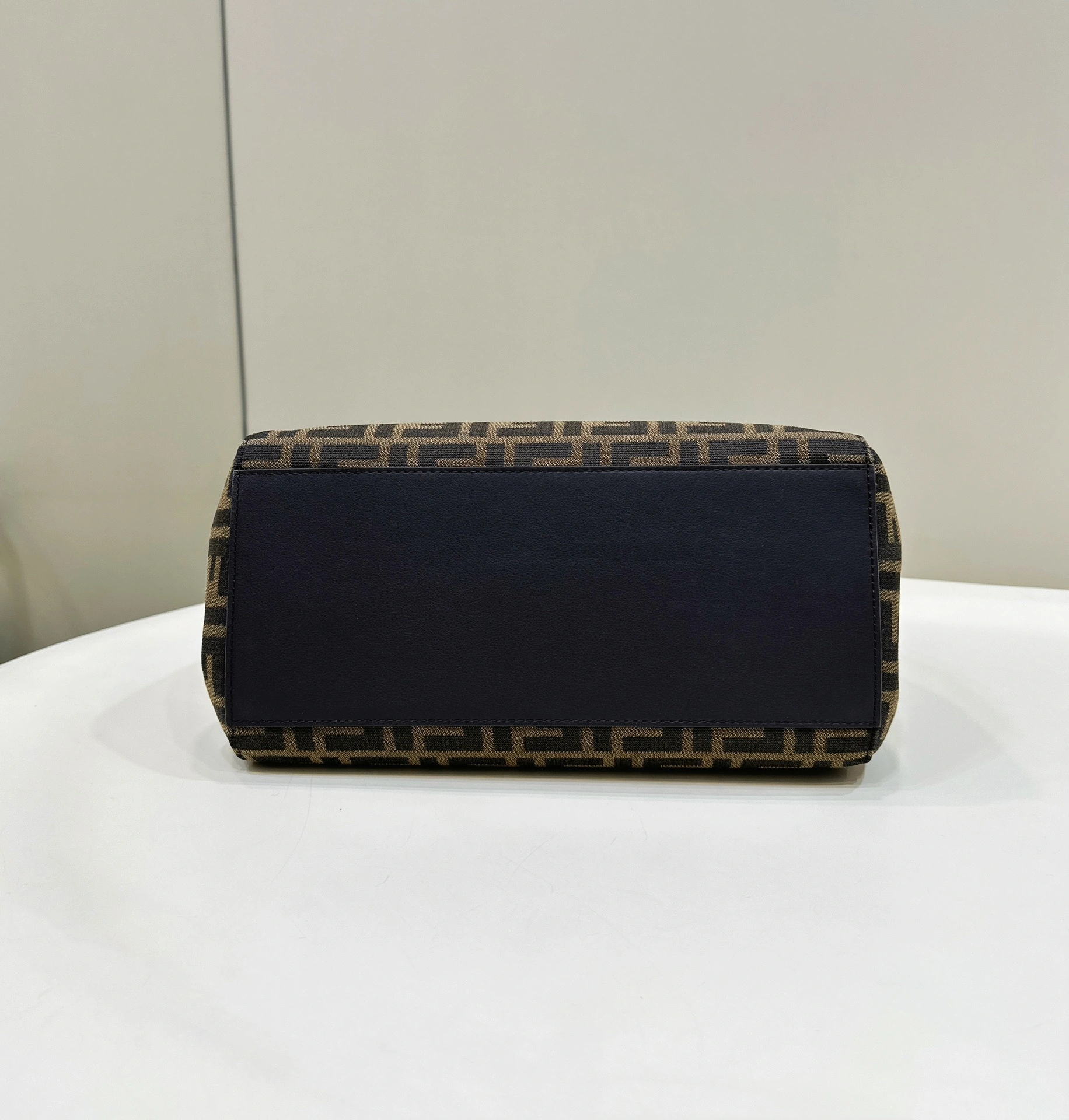 Sporty Fendi Bucket Bags 69895
