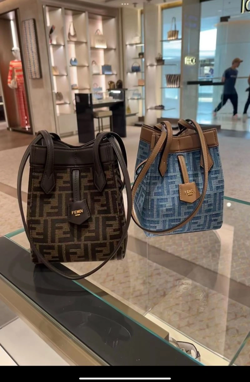 RelaxedFit Fendi Bucket Bags 58009