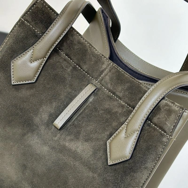 TechFriendly Fendi Bucket Bags 57991